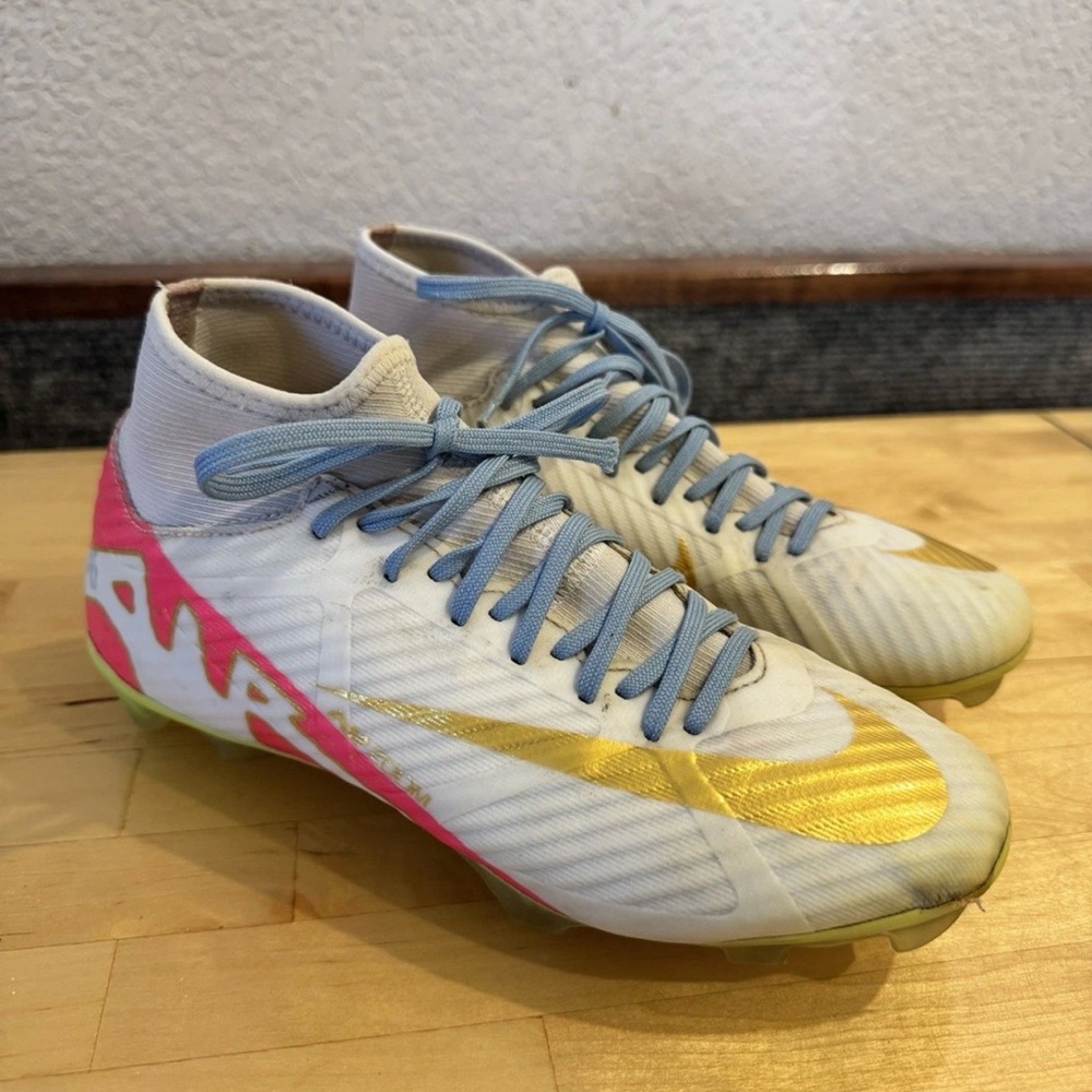 Nike Mercurial Air Zoom  Soccer Cleat FN6750-960 Girls Used Size 5